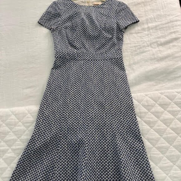 Tory Burch Dress Fit and Flare Midi Ivory/ Navy/ Grayish Blue Size 2 - Picture 1 of 5